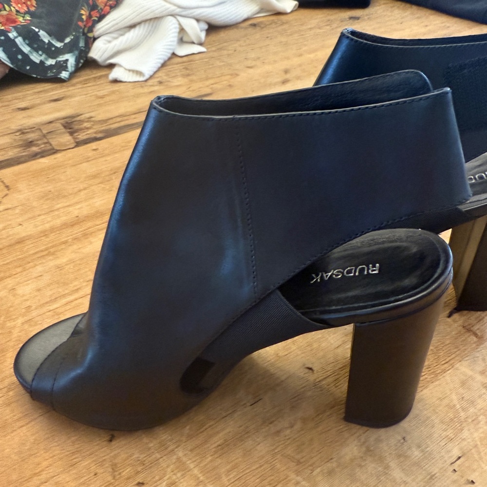 RUDSAK Black Open-Toe Heels